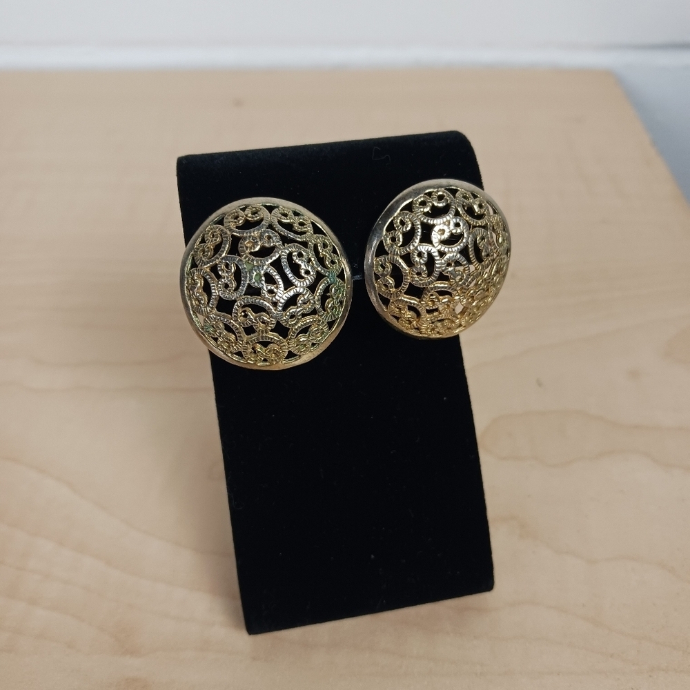 Vintage Large Round Domed Fillagree Bright Gold Tone Pierced Huggie Earrings